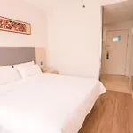 Elan Hotel